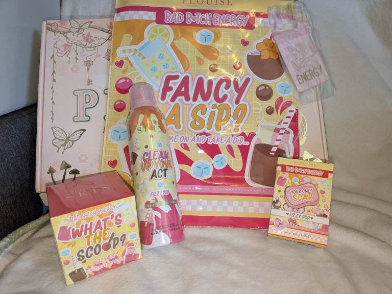 PLouise Shower Bundle Set with Wash Bag (Fizzy Pop OR Mixed Fruit)