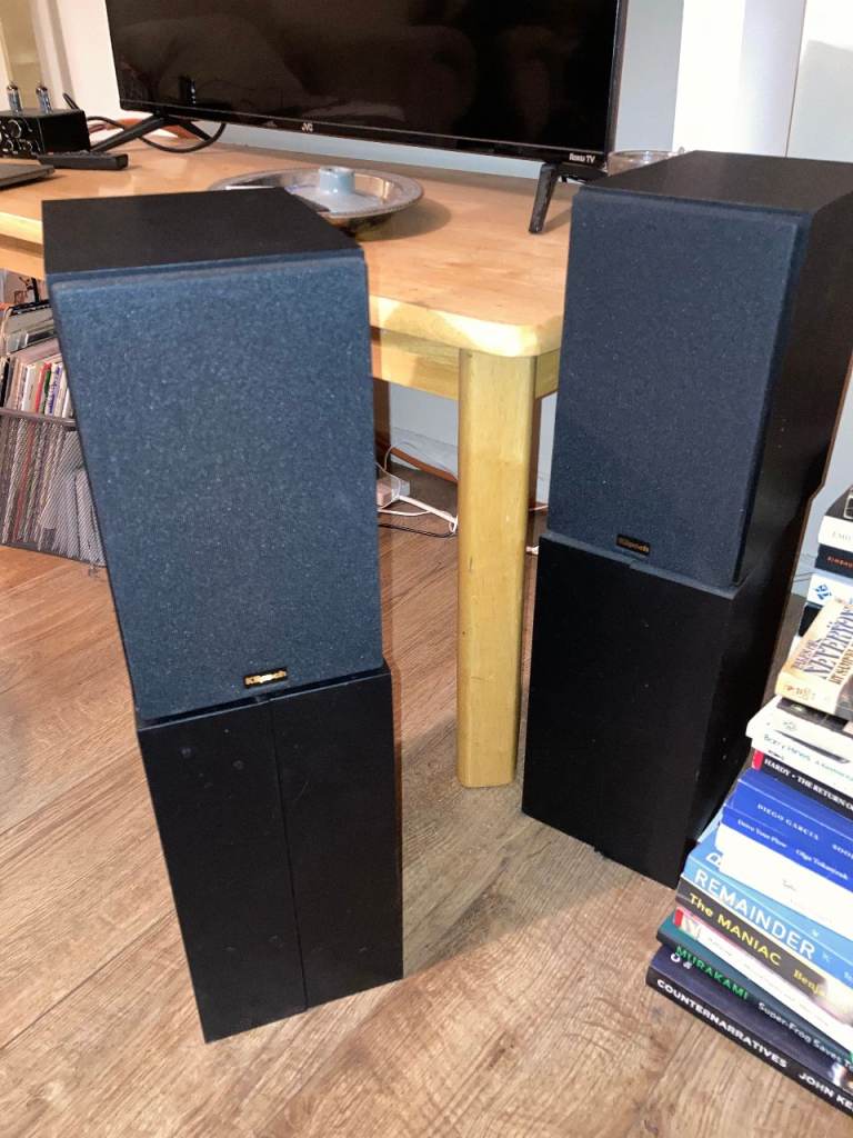 Klipsch bookshelf speakers R-14m + speakers stands included if needed 