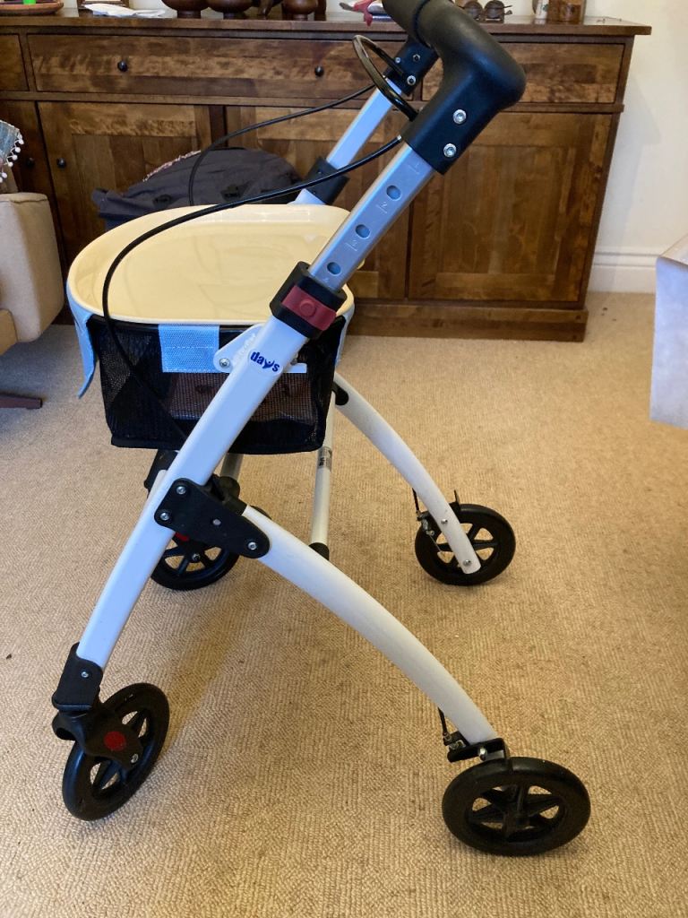 Breeze Indoor Rollator – with tray and storage bag - hardly used /clean /good as new