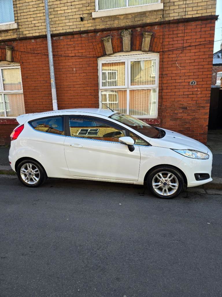 2015 1.0L Ecoboost Ford Fiesta 3 door
