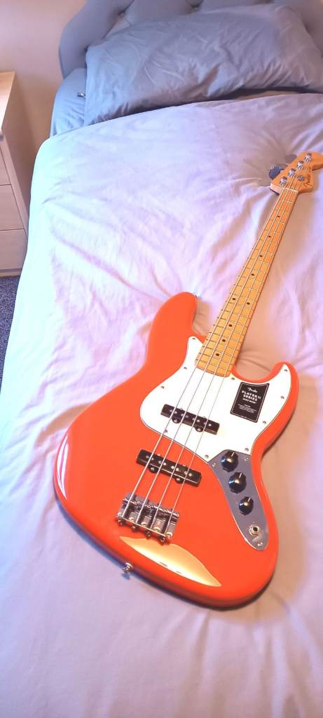 Fender Jazz Bass PLAYER 2 SERIES, MiM 2024 - CORAL RED - MAPLE NECK + FRETBOARD= PRICE DROP.