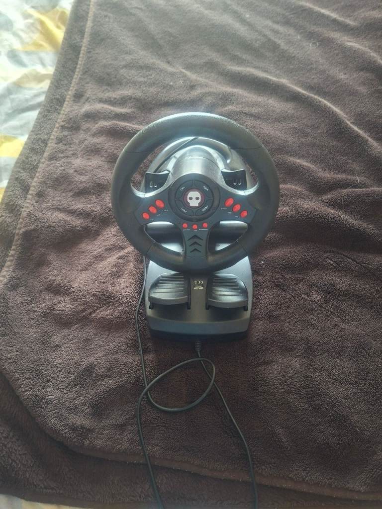 Gaming Steering Wheel with Pedals – Good Condition