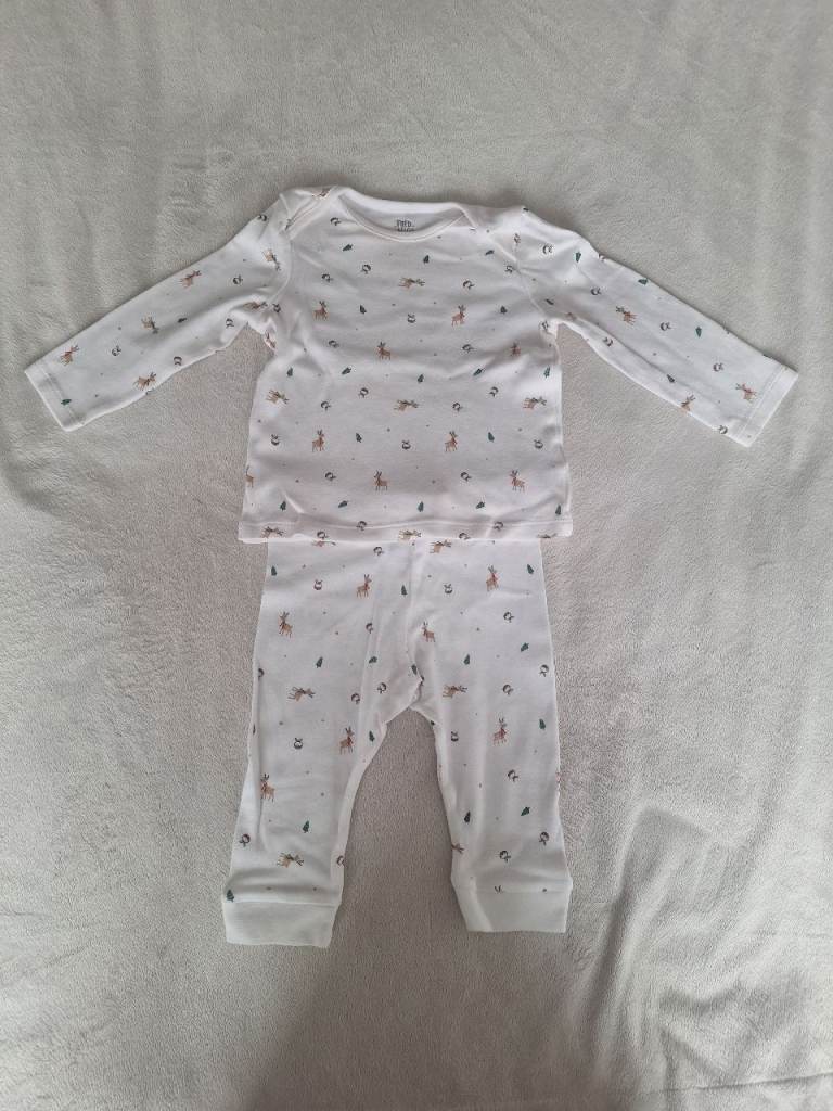Christmas Print Long Sleeved Top And Trousers Set Tesco Size 6-9 Months 