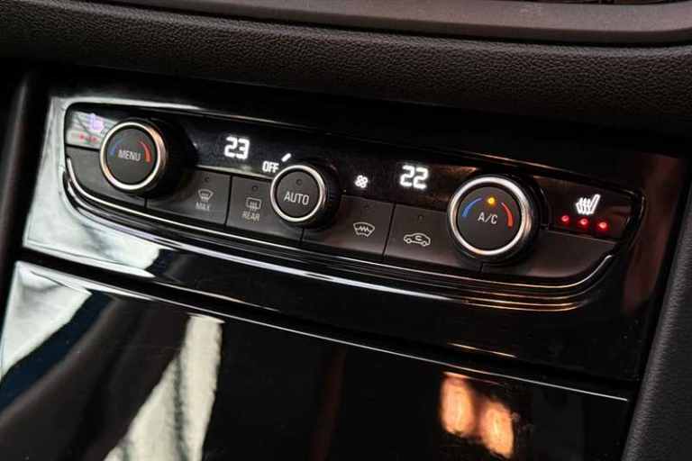 2023 Vauxhall Grandland 1.2 Turbo Ultimate 5dr HATCHBACK PETROL Manual