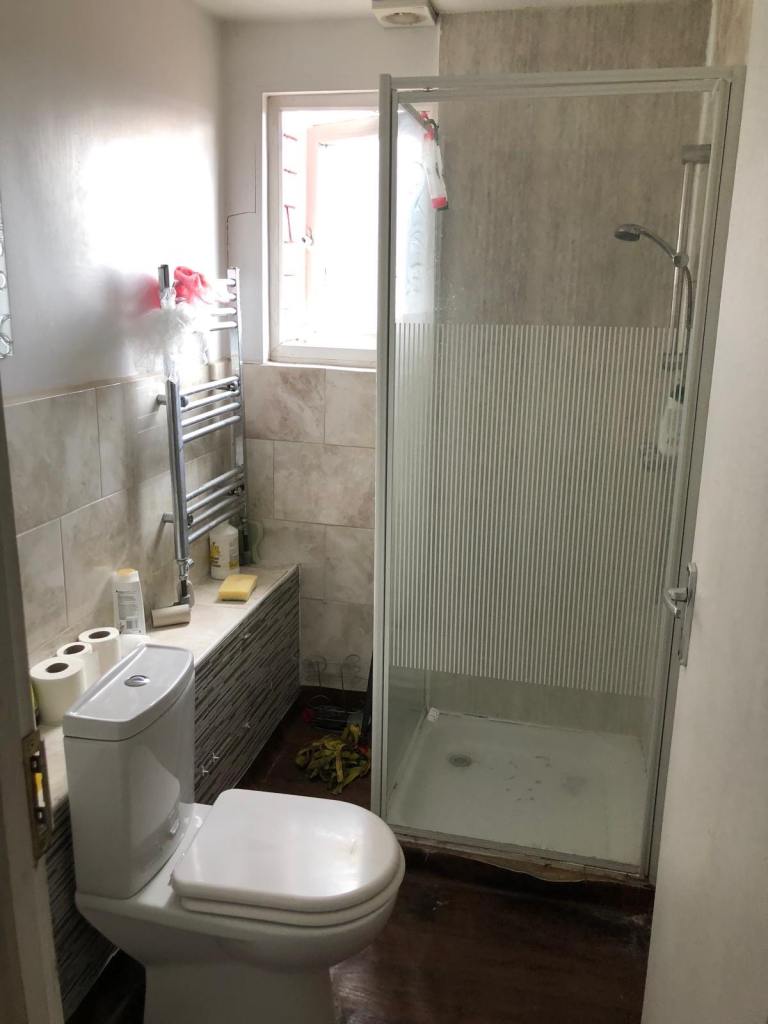 Hi I have realty nice Double room for rent in share house Close to station E13 0RE