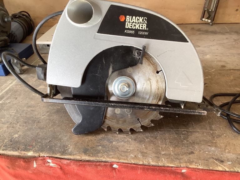 BLACK & DECKER KS866 1200W Circular Saw – Good Condition