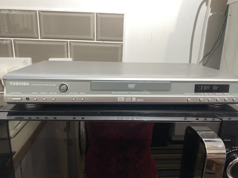 Toshiba SD330E dvd player with power lead and scart