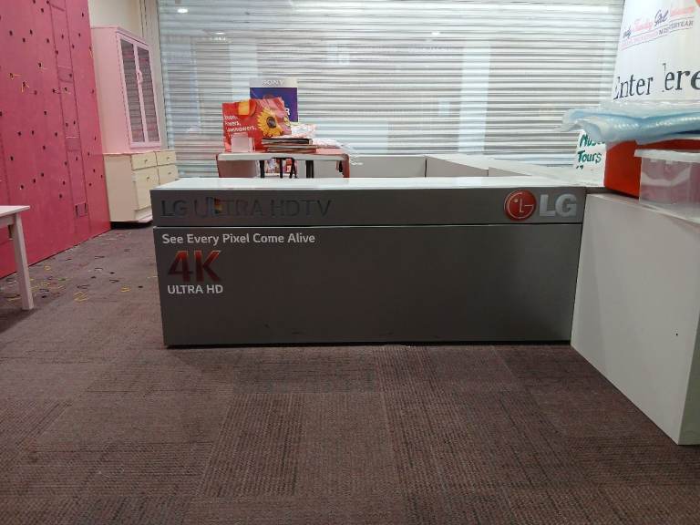 Shop retail.displaor TV unit. LG huge