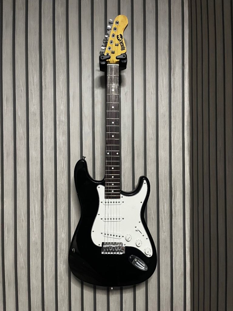 Electric Guitar Starter Pack – RockJam Strat + BB10 Amp – £90 ONO