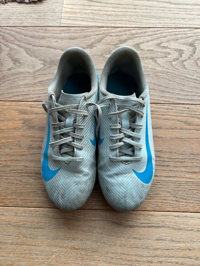 Football boots size 3 