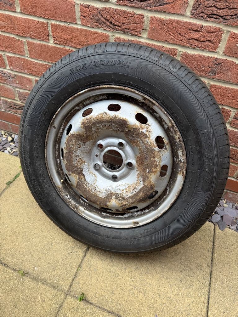 Vivaro / Trafic 2014 onwards wheel and 205/65/16 tyres Vauxhall Renault Van