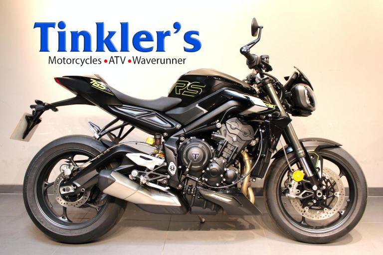 2024 74 Triumph Street Triple RS 765 Black
