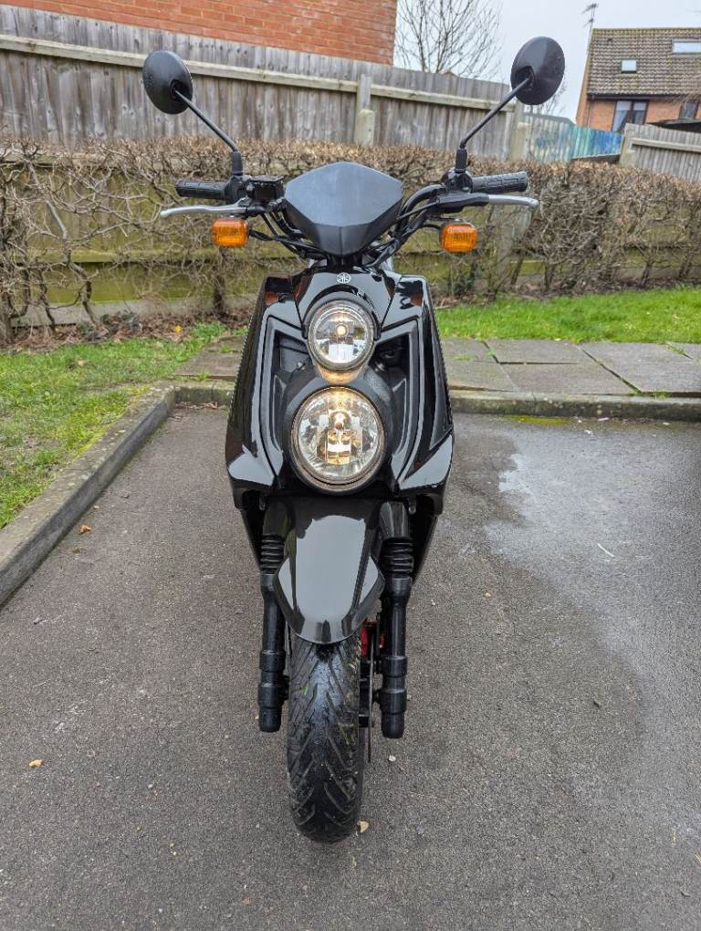 Yamaha BWs 125 scooter moped