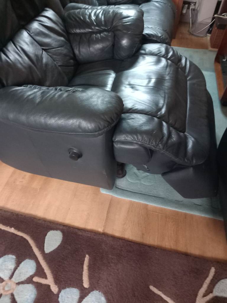 Leather recliners x2