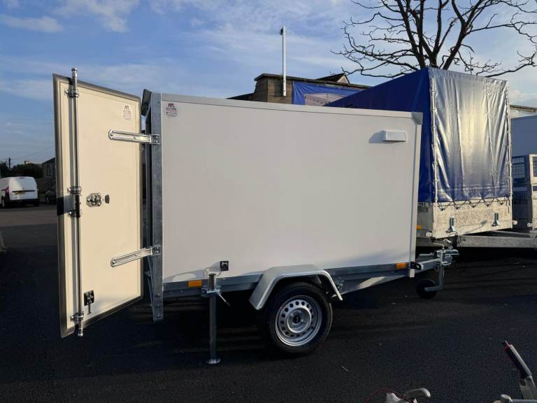 Brand New 6,8ft x 3,8ft x 4,1ft Single axle Box trailer with Barn doors 750KG Un braked