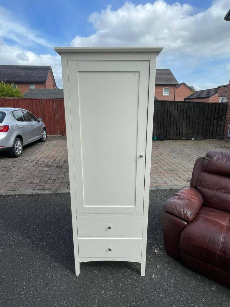  Cabinet £95 well kept condition 