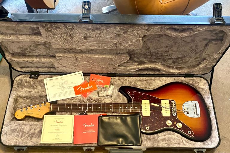 Left handed 2021Fender American jazzmaster pro II