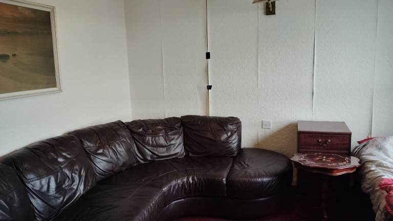 Spacious Room in West of Glasgow near University