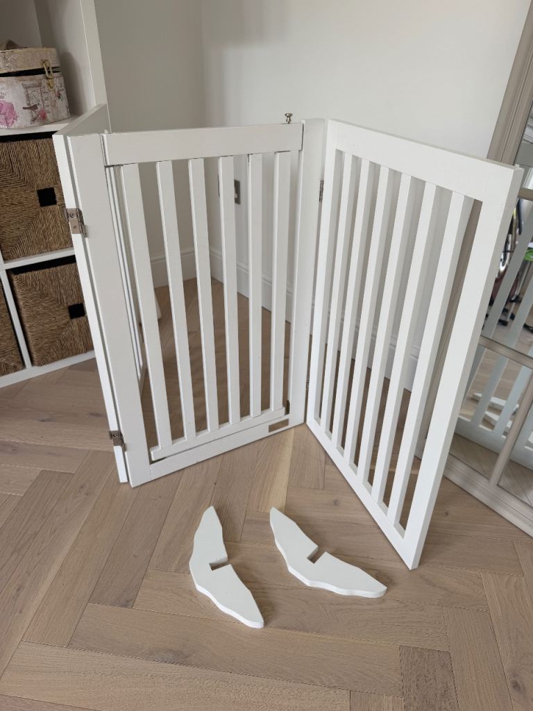 Medium White Wooden Dog Gate by Lords & Labradors
