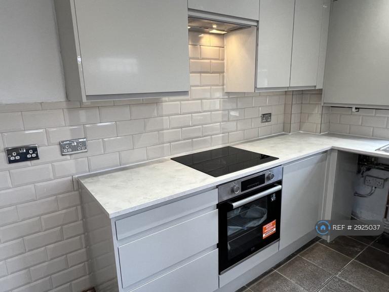 2 bedroom house in Milton Road, Swanscombe, DA10 (2 bed) (#2925037)