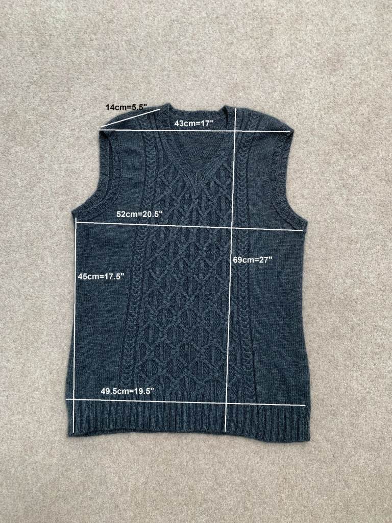 Hand Knit, Celtic knots Cable Tank top / Vest/Bodywarmer, V neck, Unisex, Size M