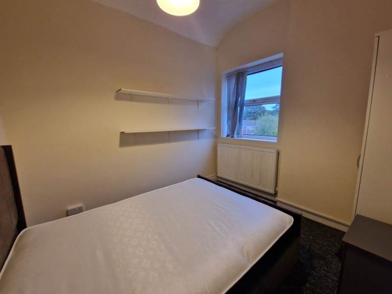 *5 Bedrooms 2 Bath HMO for Rent*