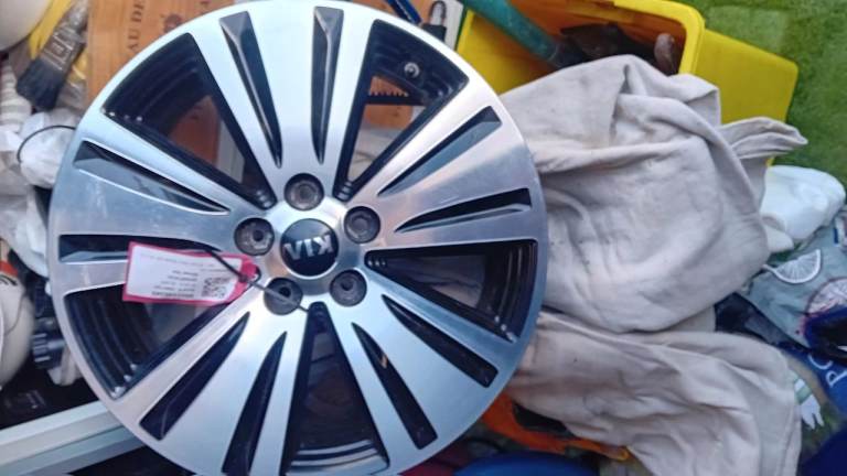kia sportage 18inch alloys 