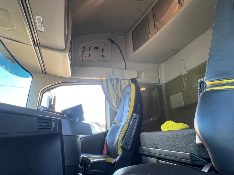 Volvo FH 16 DOUBLE DRIVE 650 EURO 6 HEAVY HAULAGE TRACTOR UNITS....CHOICE OF 4 