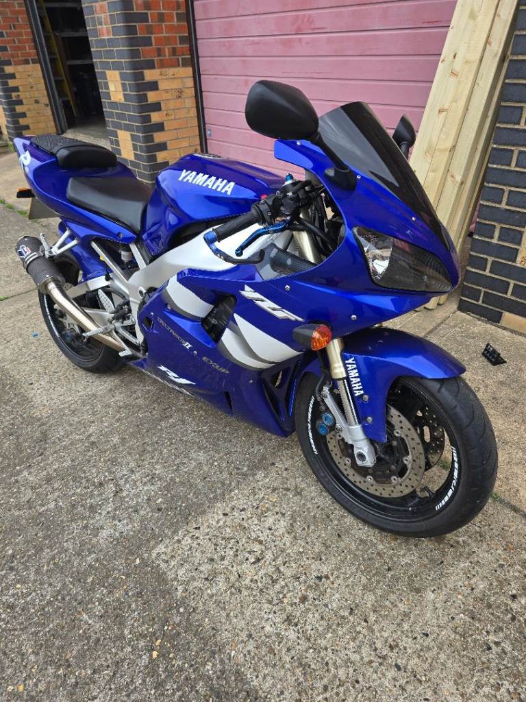 Yamaha YZF R1 