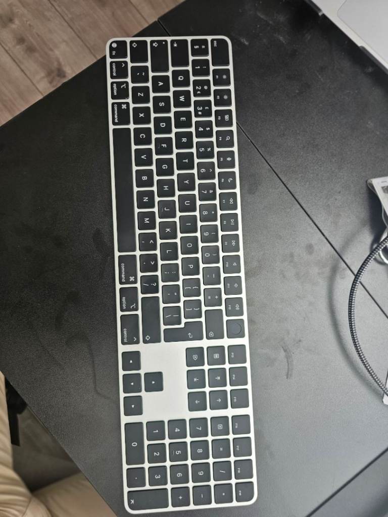 Apple Magic Keyboard with Touch ID and Numeric Keypad for Mac models with Apple silicon