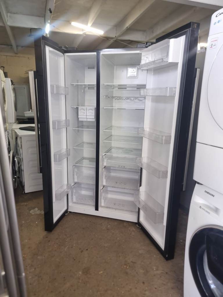 Beko American Style Fridge Freezer – Black, Good Condition