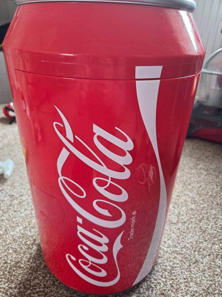 Coca-Cola Mini Fridge – Red, Good Condition