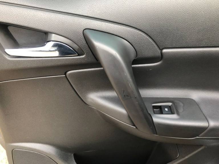 2011 Vauxhall Meriva 1.4i 16V SE 5dr MPV PETROL Manual