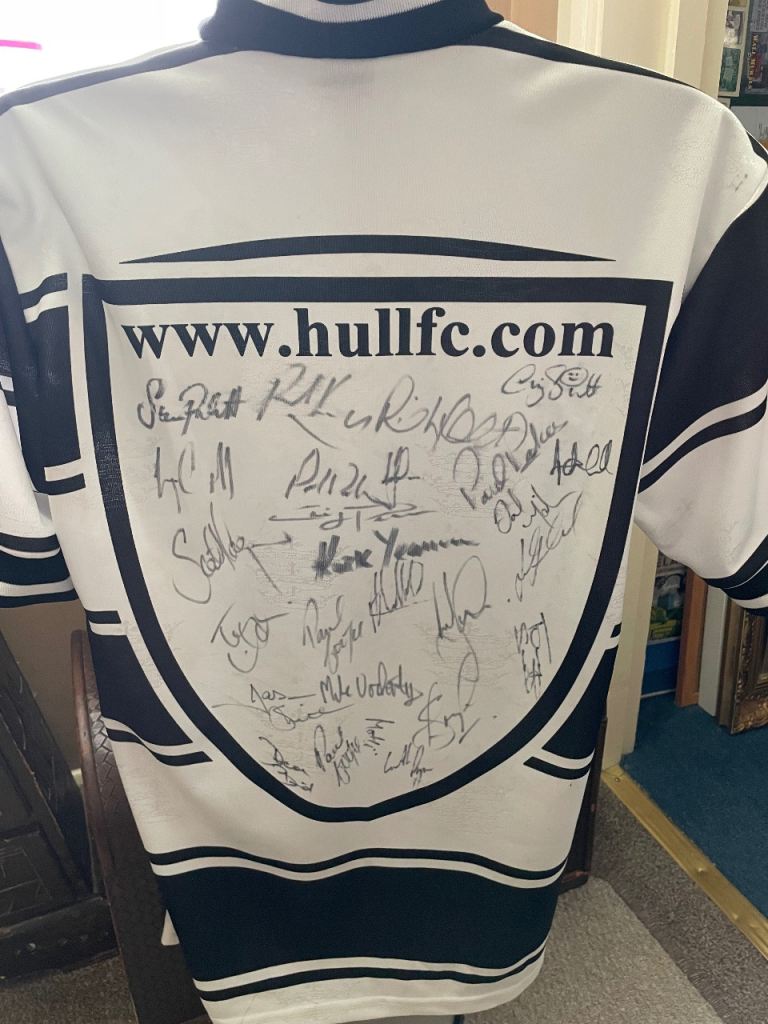 Hull fc 2001 signed shirt in excellent condition 