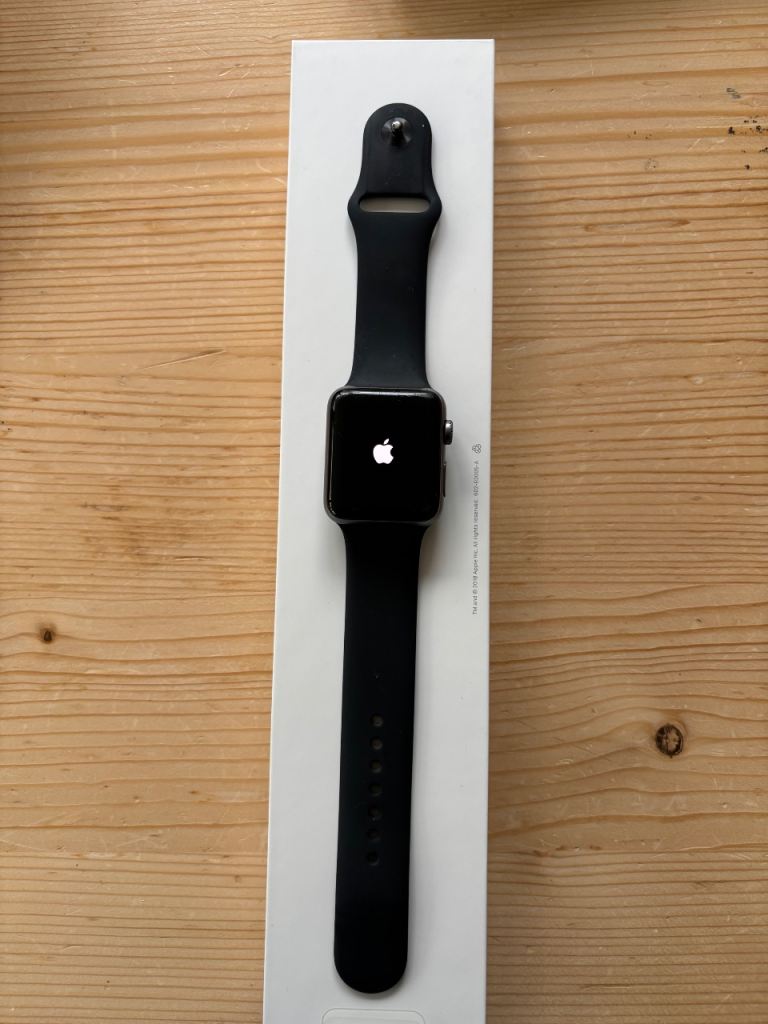 Apple Watch Series 3 Black – Good Condition, Boxed