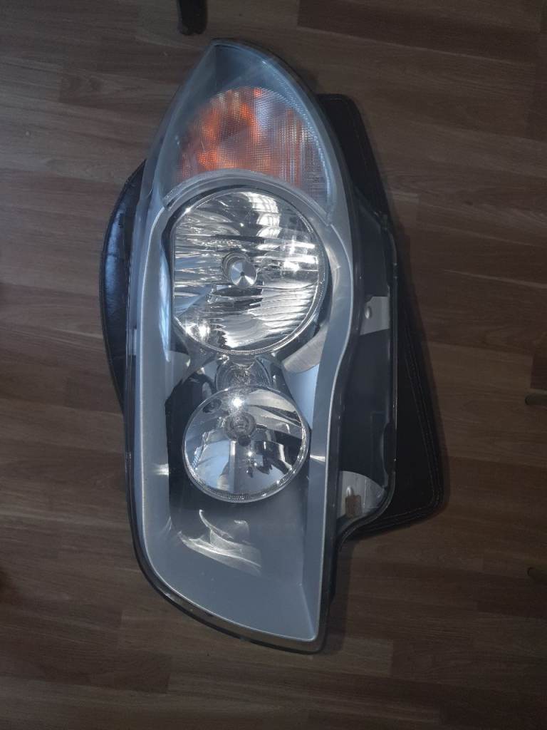 FOR SALE BMW 1 series e8x E81 E82 E87 E88 BI XENON HEADLIGHT/HEADLAMP  PASSNAGER SIDE LEFT SIDE 