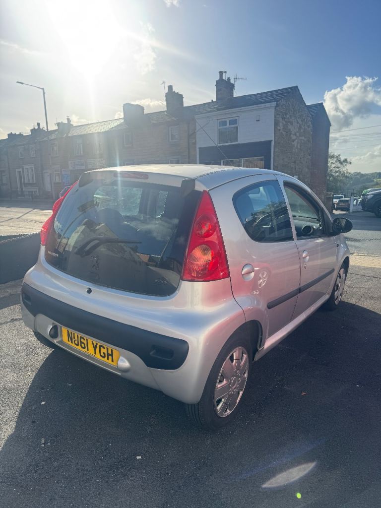 Peugeot, 107, Hatchback, 2011, Manual, 998 (cc), 5 doors