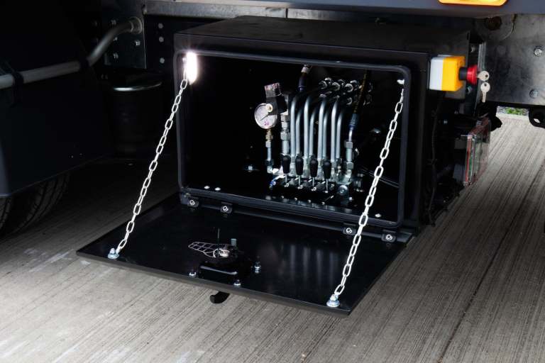 2025 IVECO DAILY 7.2T 180BHP MANUAL RECOVERY TRUCK TILT AND SLIDE FULLY LOADED!