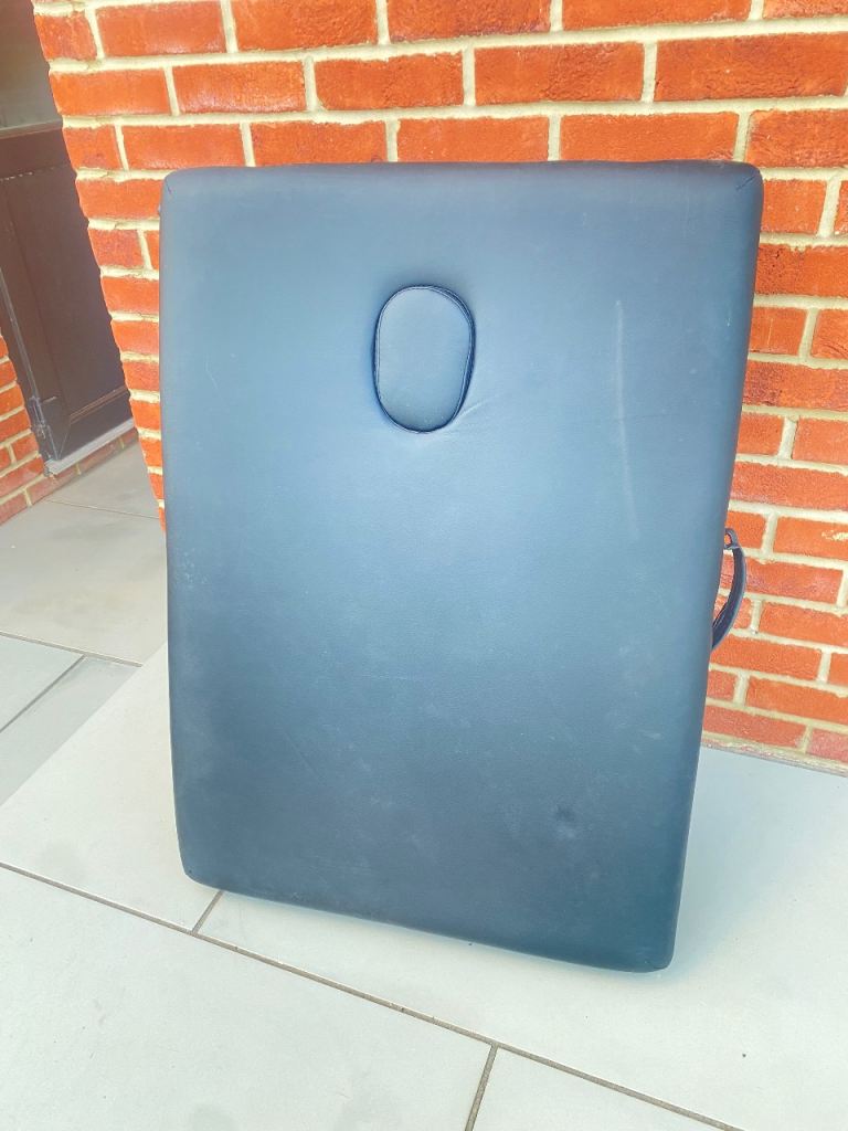 Folding Massage / Spa Bed (with headrest & bag)