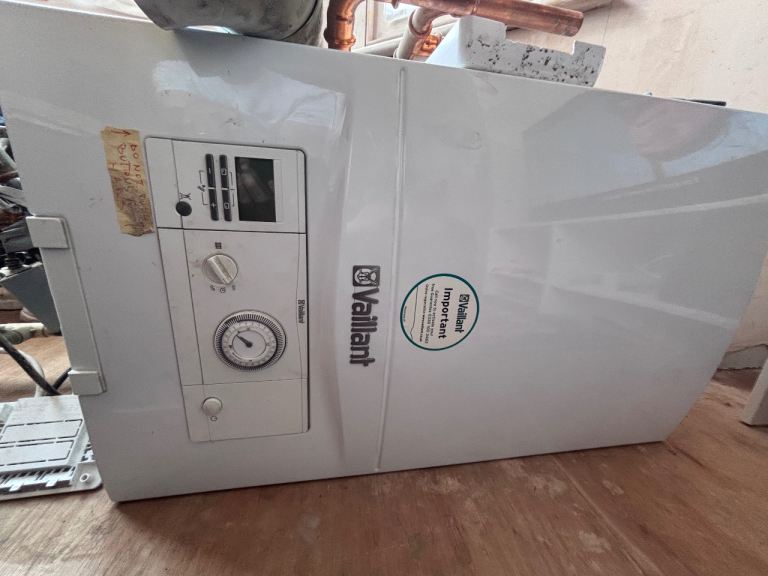 Vaillant ecoTEC Pro 28kW Combi Boiler 2016 - Removed Working - Collection Only