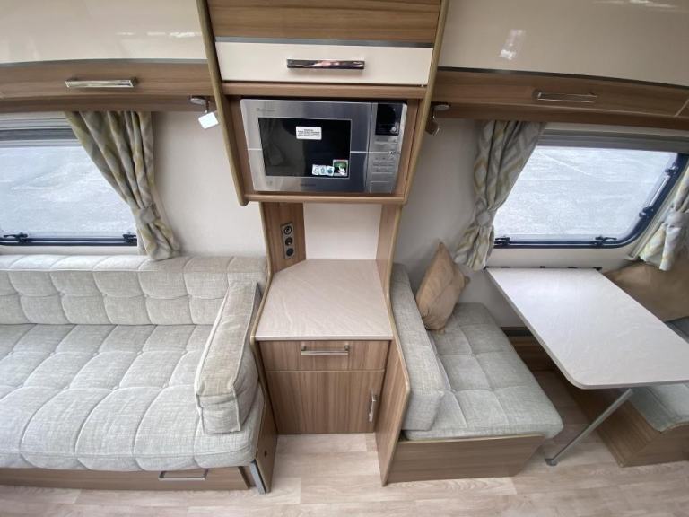 2017 LUNAR CLUBMAN ES LUXURY TOURING CARAVAN