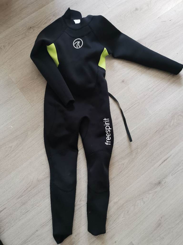 Kids wetsuits 