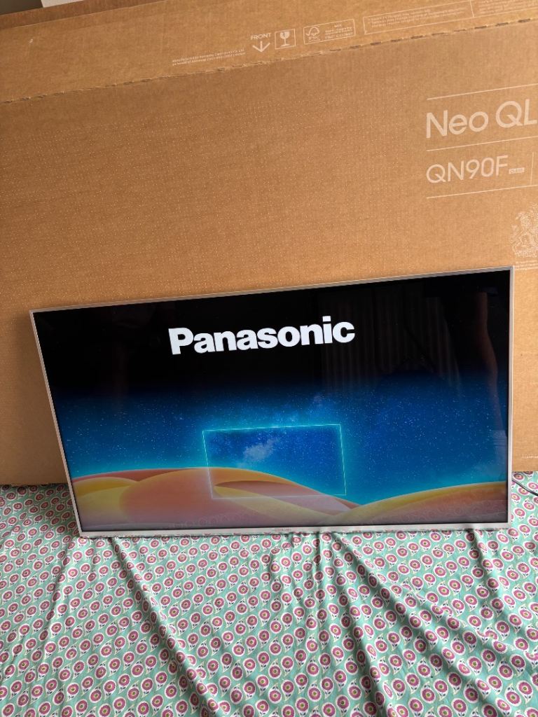 Panasonic 40EX700B 40-inch Smart 4K HDR LED TV