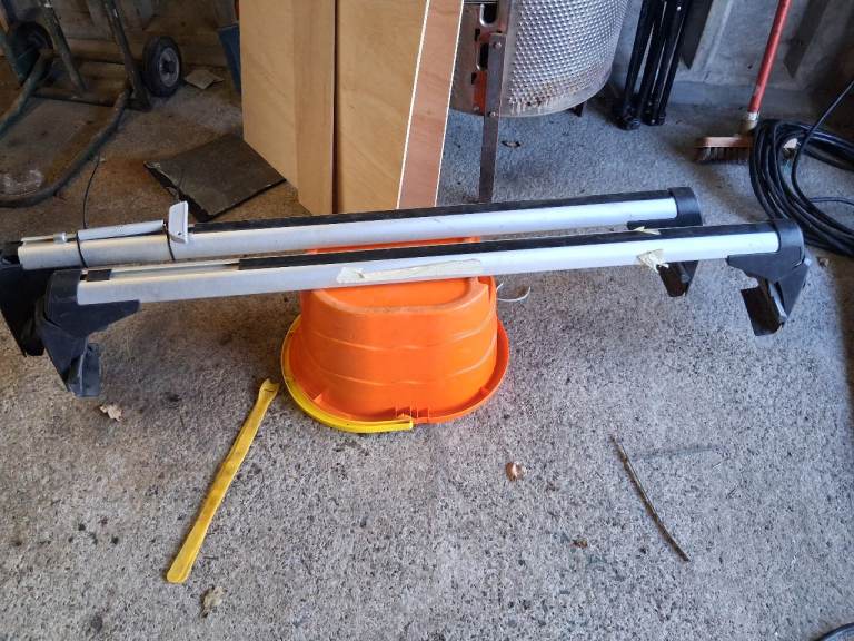 Polo 3 door roof bars