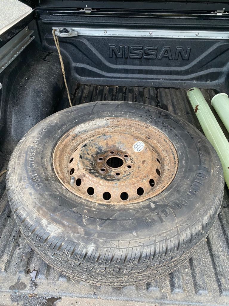 Nissan Navara spare wheel 
