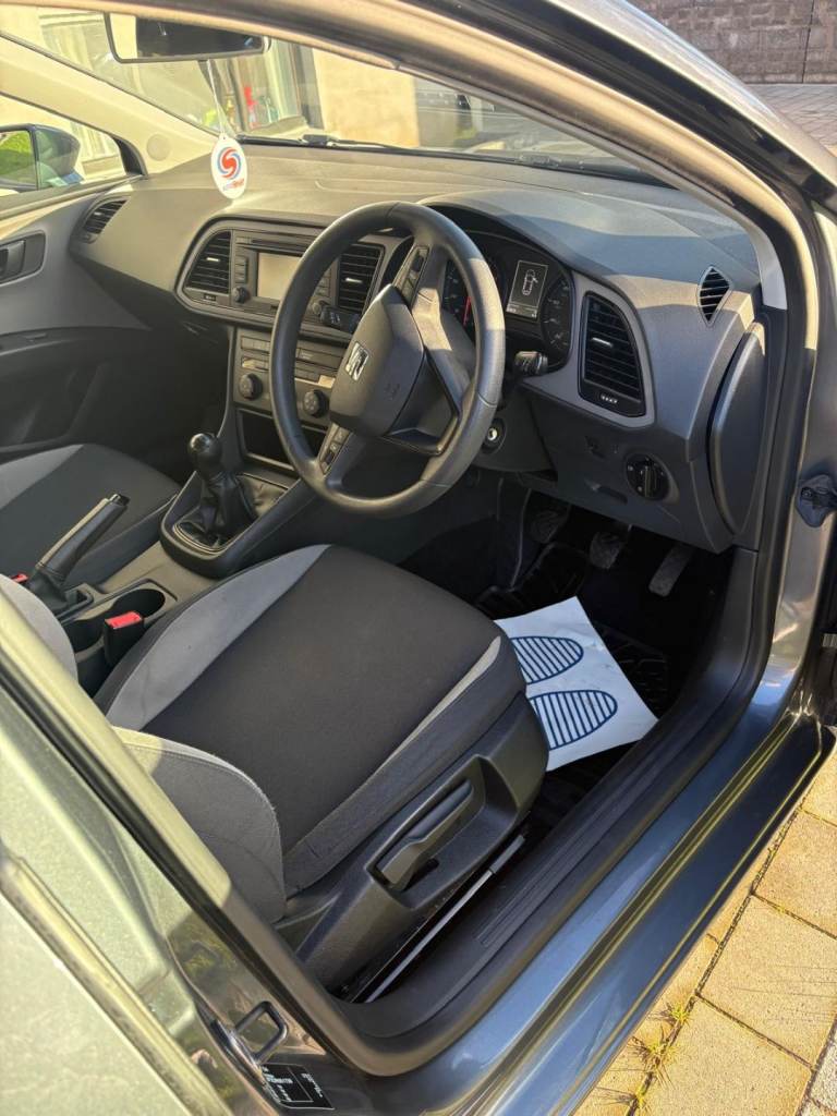 Seat Leon 1.2l 2013 ( Corsa Clio A3 golf )