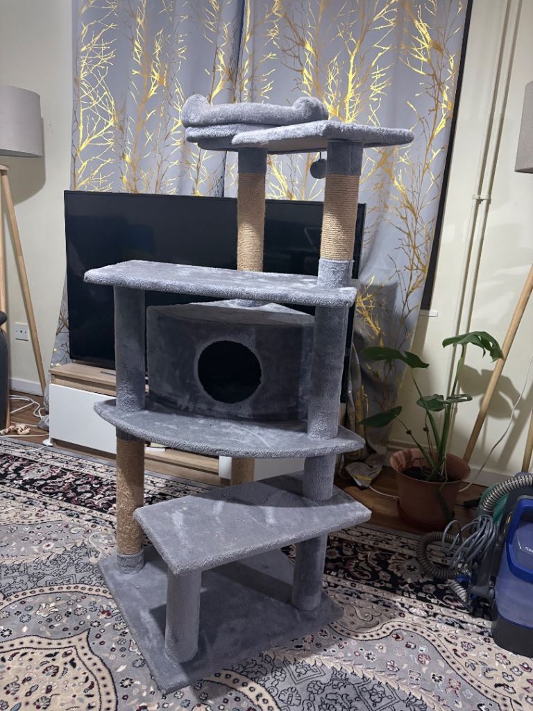  Large Cat Tower for Sale – Sturdy & Great for Big Cats 