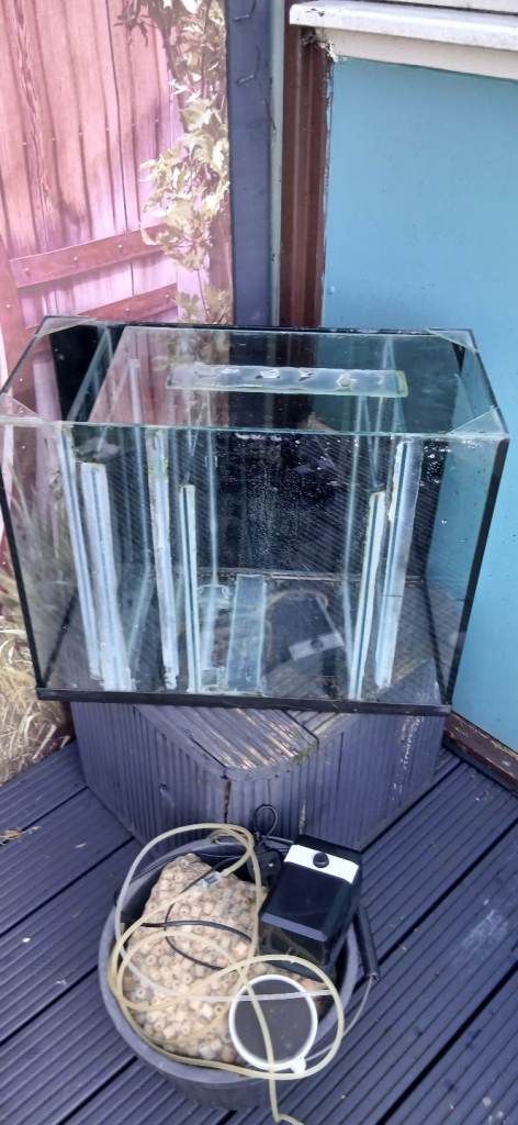 Fish tank sump plus air pump