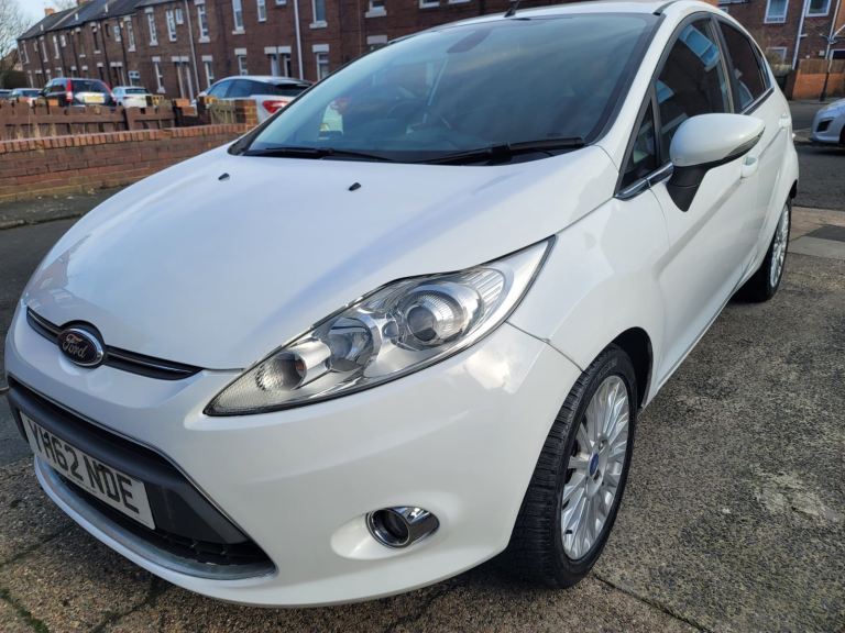 Ford, FIESTA, Hatchback, 2012, Manual, 1388 (cc), 5 doors