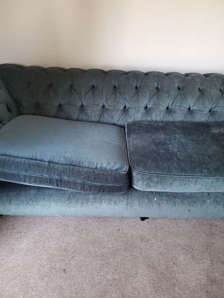 Free sofa from PE3 6DS